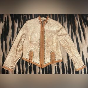 Beautiful cracked white leather jacket. Genuine leather. Perfect condition!